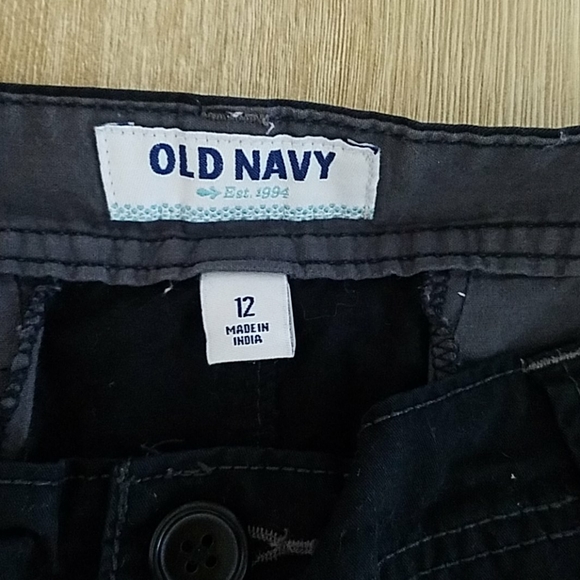 Old navy shorts - Picture 2 of 3